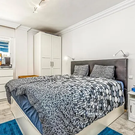 1 Bedroom Cozy In Apartament