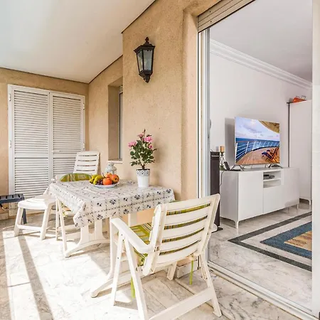 Διαμέρισμα 1 Bedroom Cozy In Μαρμπέλλα