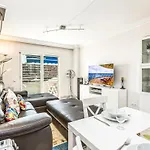 1 Bedroom Cozy In Μαρμπέλλα
